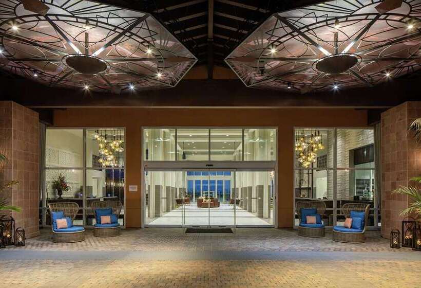 هتل The Cassara Carlsbad, Tapestry Collection By Hilton