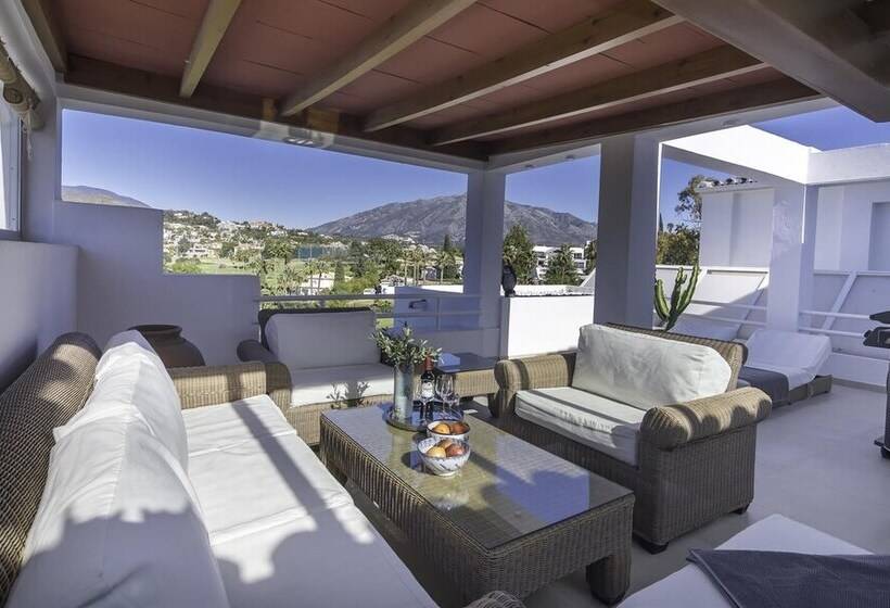 Penthouse First Line Golf   Marbella