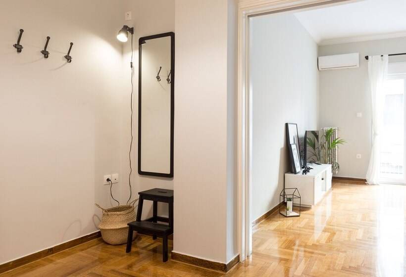 Sleek Flat In Central Syntagma By Upstreet