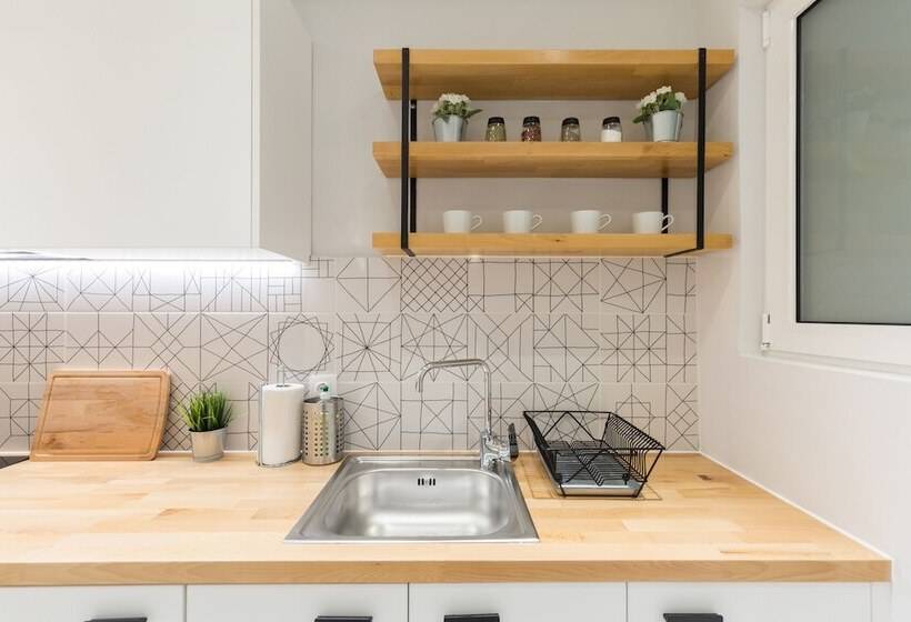 Sleek Flat In Central Syntagma By Upstreet