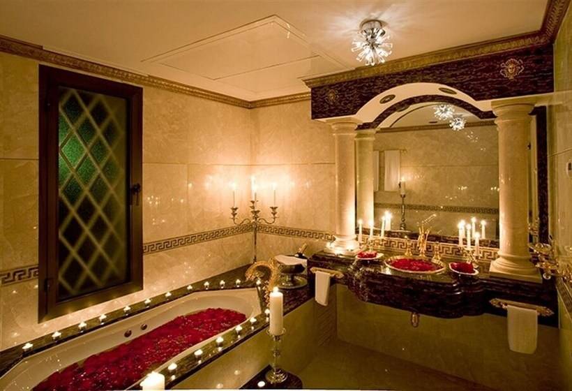 Unique Luxurious And Palacial Villa