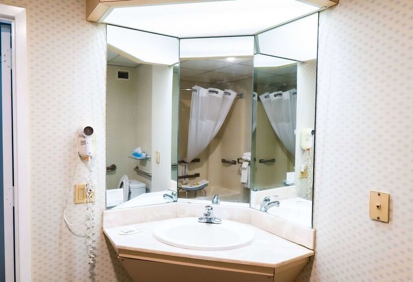 هتل Baymont By Wyndham London Ky