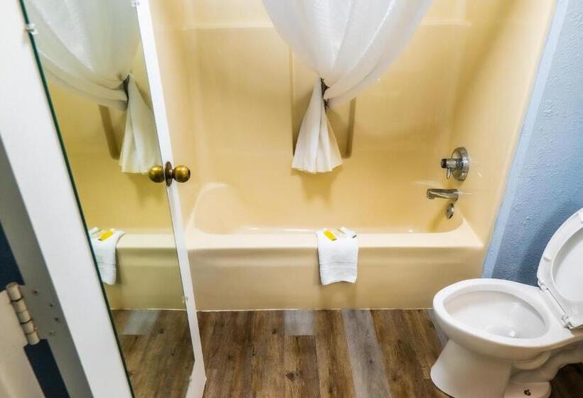 هتل Baymont By Wyndham London Ky