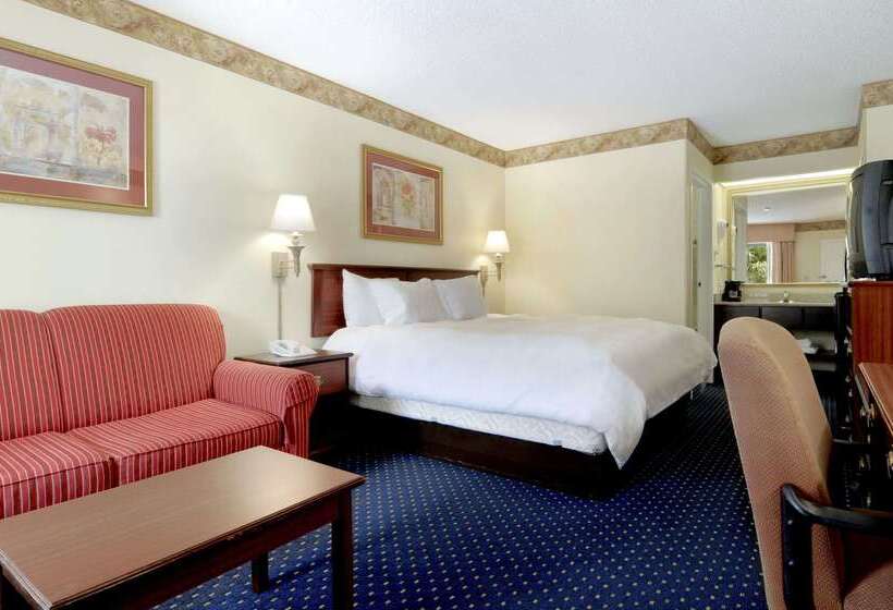 فندق Baymont By Wyndham Tallahassee