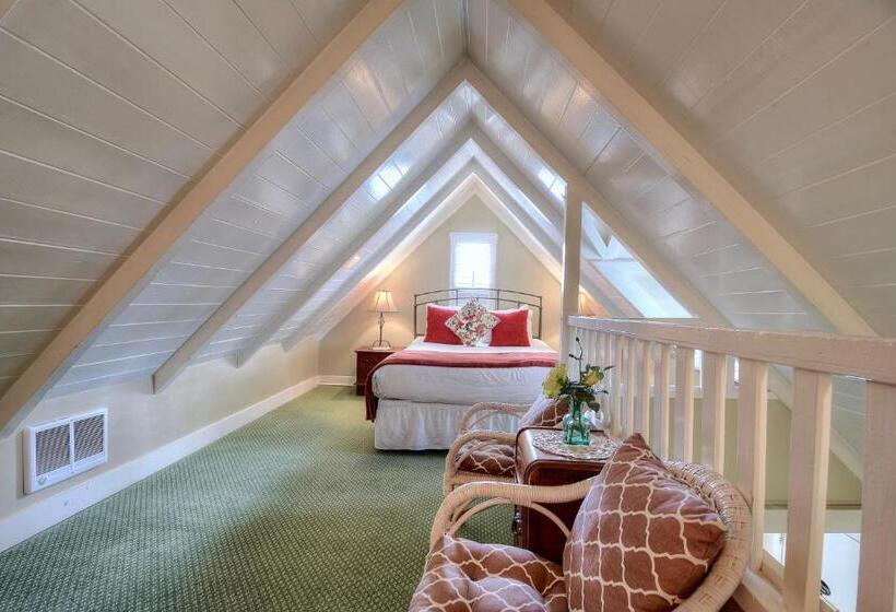 ホテル Carmel Green Lantern Inn