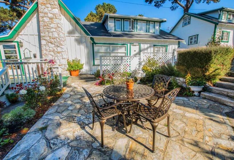 ホテル Carmel Green Lantern Inn