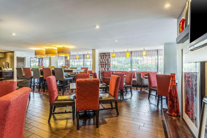 هتل Clarion Pointe Huntsville Research Park