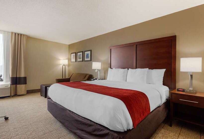هتل Comfort Inn & Suites Durham Near Duke University