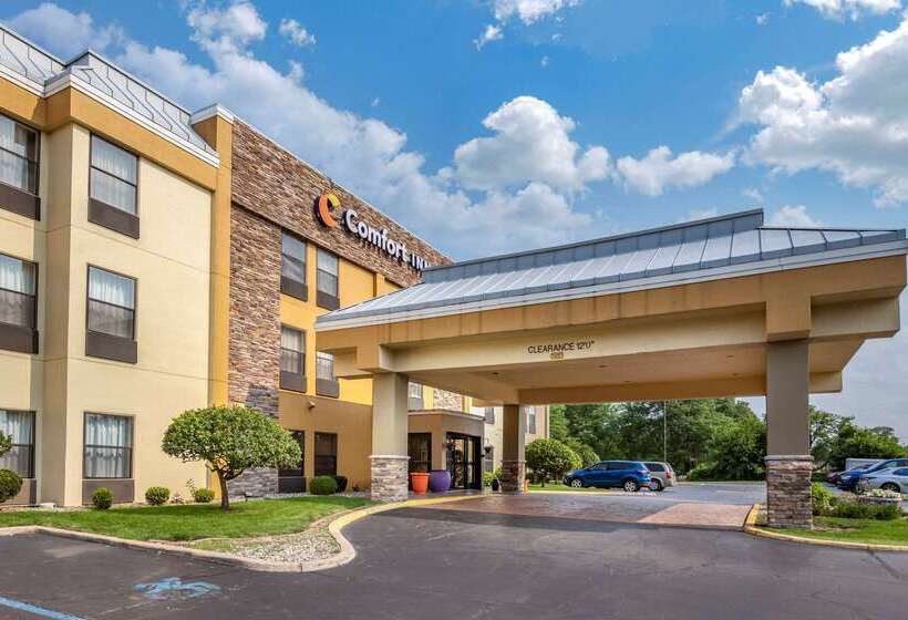 هتل Comfort Inn Wings Stadium