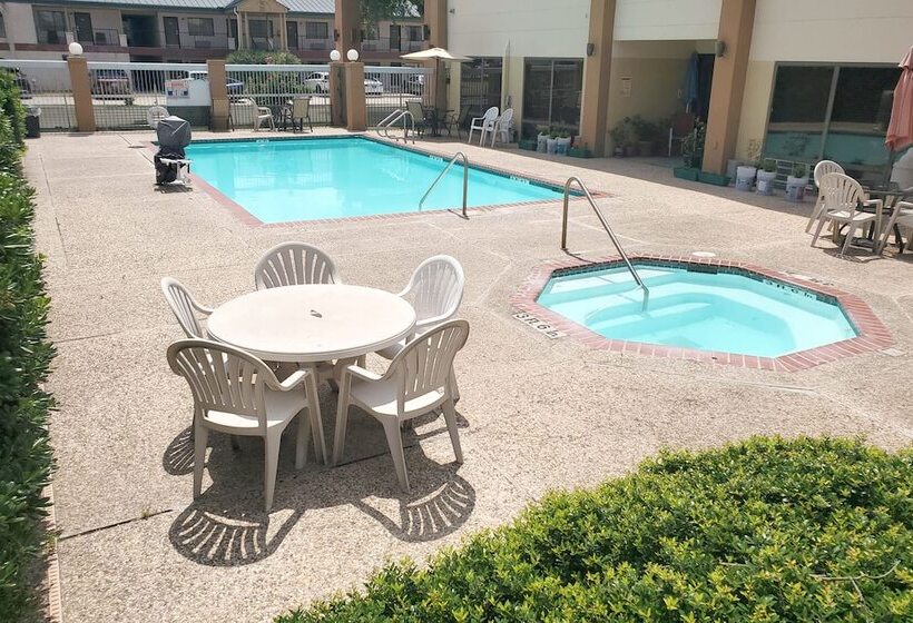 호텔 Coratel Inn & Suites By Jasper New Braunfels Ih 35 Ext 189