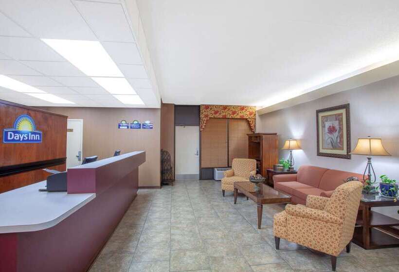 호텔 Days Inn By Wyndham Statesboro