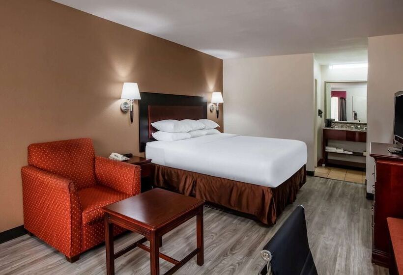 هتل Days Inn & Suites By Wyndham Tyler