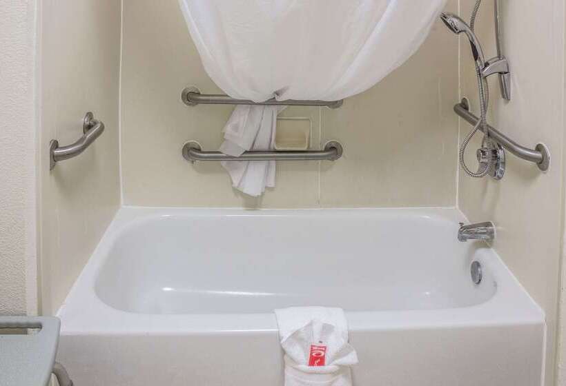 فندق Econo Lodge