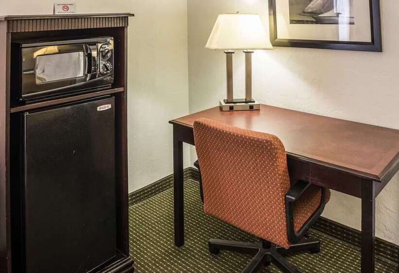 فندق Econo Lodge