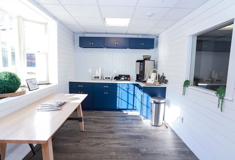 هتل Gunstock Inn & Suites