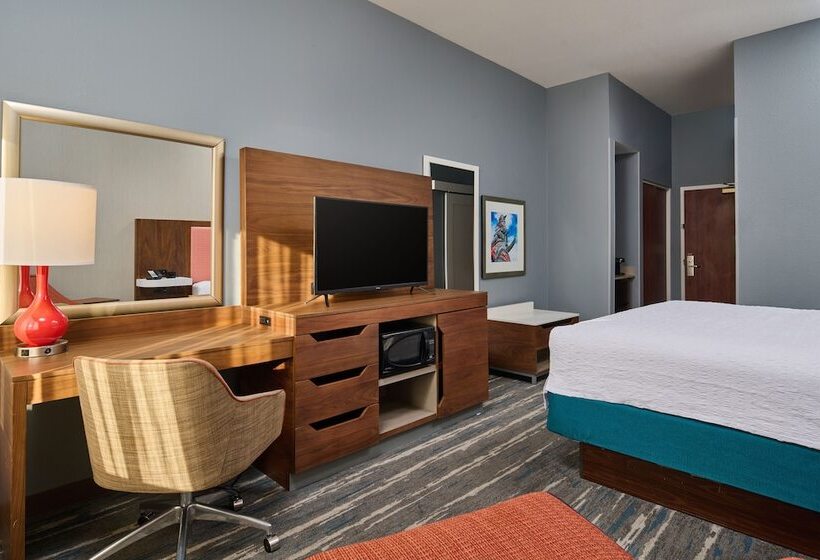 هتل Hampton Inn Anchorage