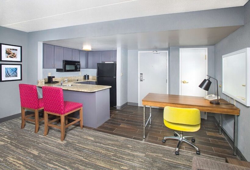 هتل Hampton Inn & Suites Annapolis