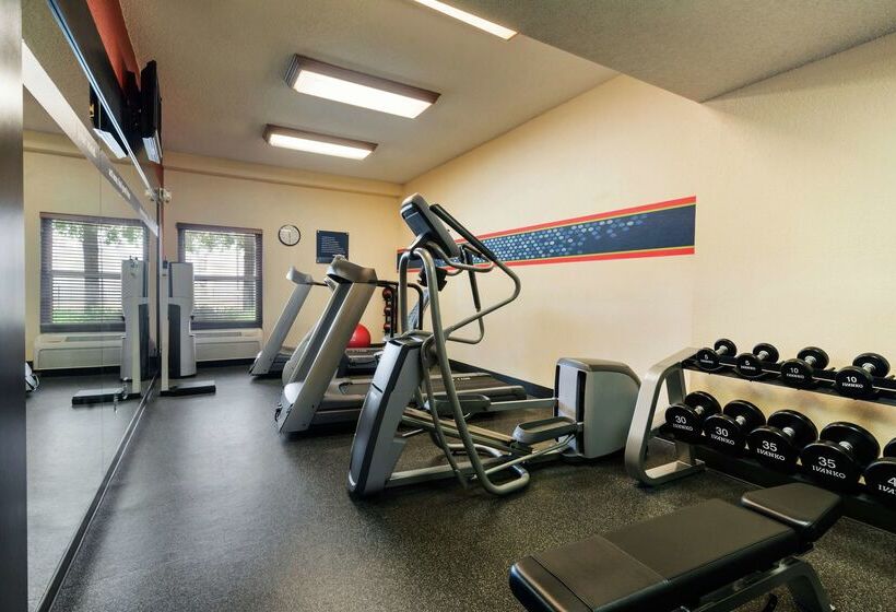 فندق Hampton Inn & Suites Jackson Coliseum