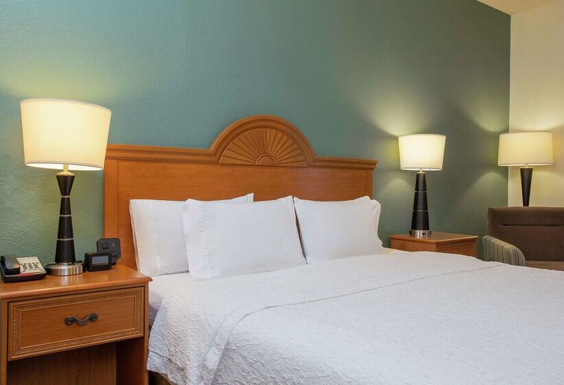 Отель Hampton Inn & Suites Venice Bayside South Sarasota
