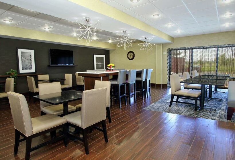 호텔 Hampton Inn Ashtabula
