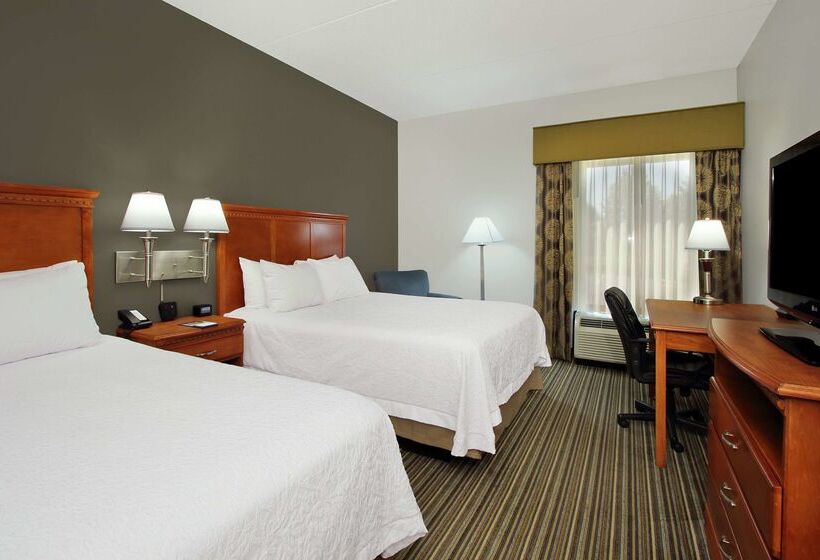호텔 Hampton Inn Ashtabula