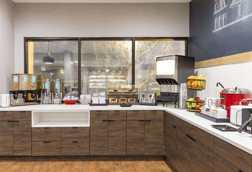 هتل Hampton Inn Athens