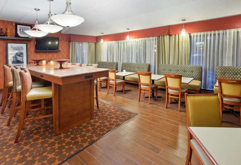호텔 Hampton Inn Columbus East