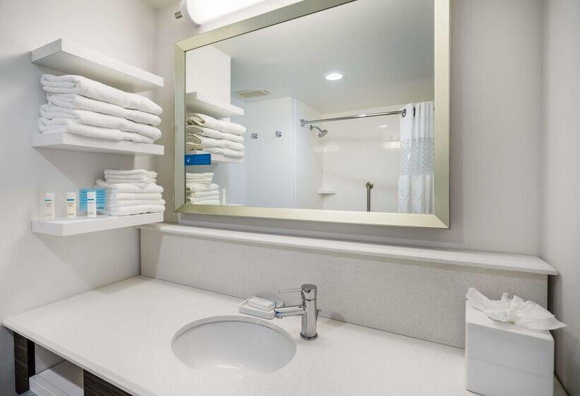 هتل Hampton Inn Dover