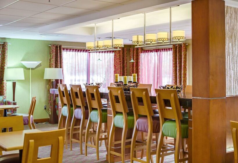 בית מלון כפרי Hampton Inn Harrisonburg   University