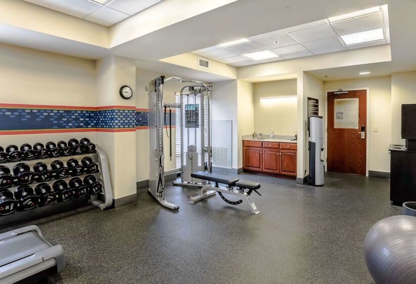 هتل Hampton Inn Madison Huntsville Airport