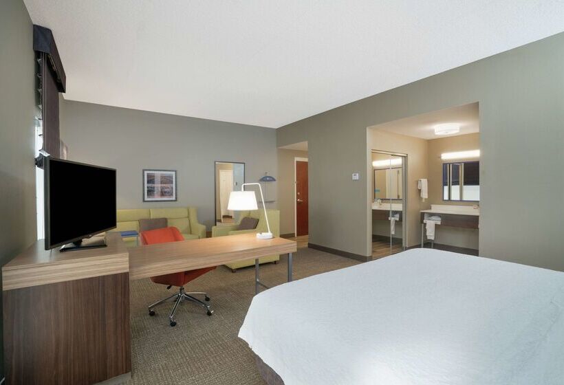 هتل Hampton Inn Madison Huntsville Airport
