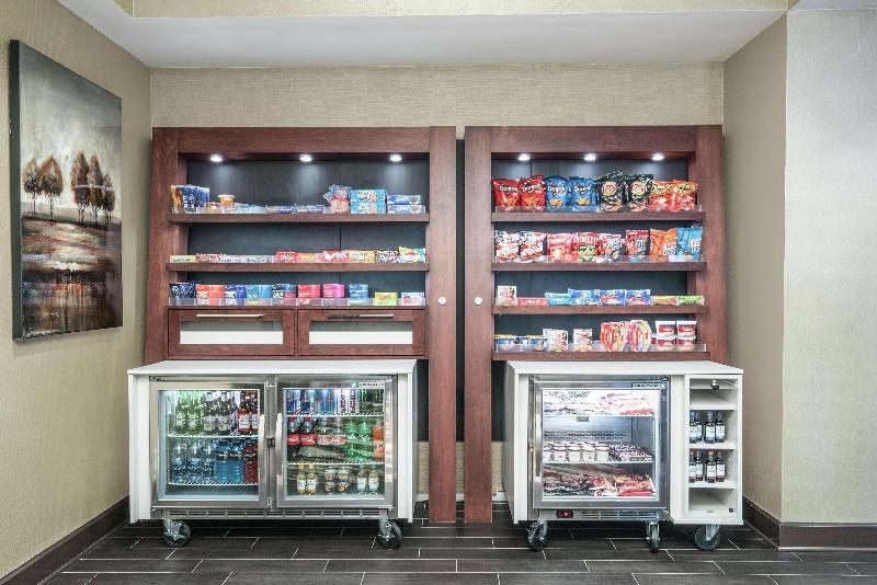 هتل Hampton Inn Madison Huntsville Airport