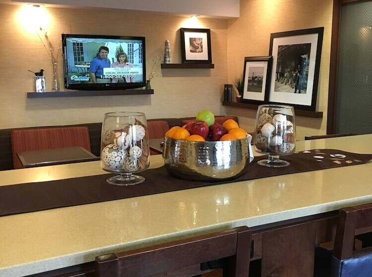 هتل Hampton Inn Joliet  I80