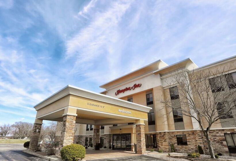 هتل Hampton Inn Marion