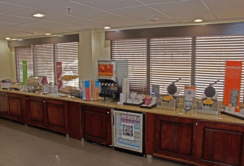 هتل Hampton Inn Norfolk/chesapeake