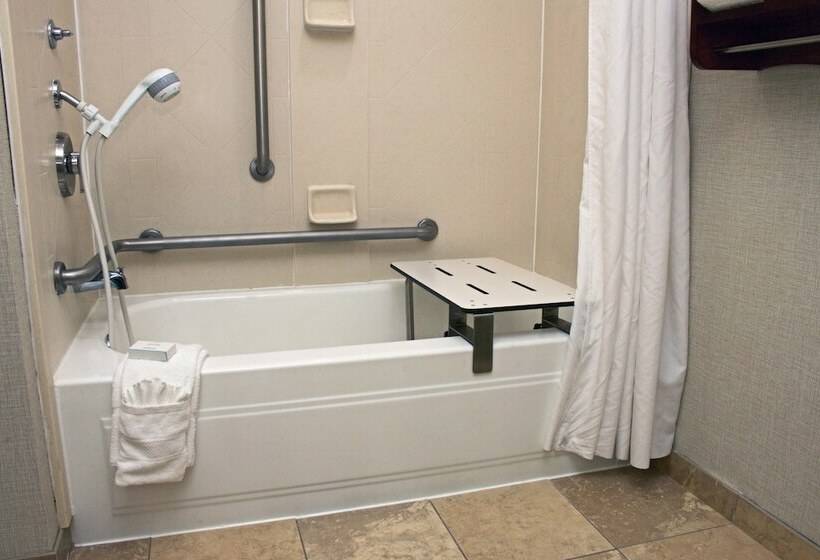 هتل Hampton Inn Norfolk/chesapeake