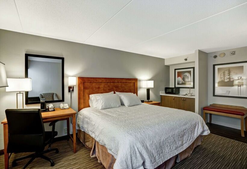 هتل Hampton Inn Norfolk Naval Base