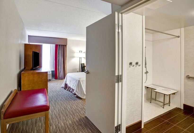هتل Hampton Inn Norfolk Naval Base