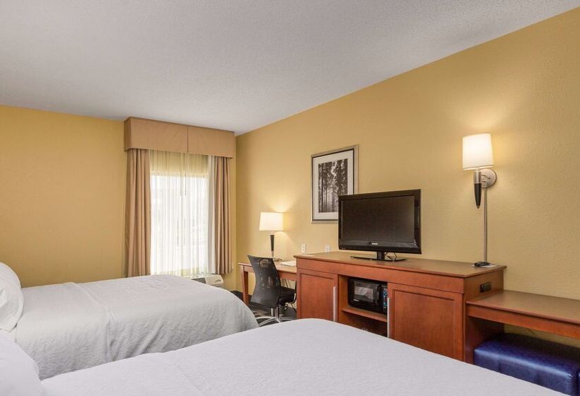 בית מלון כפרי Hampton Inn Owensboro South