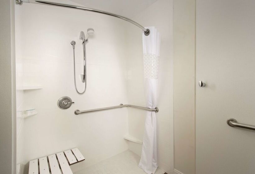 هتل Hampton Inn Rochester Greece