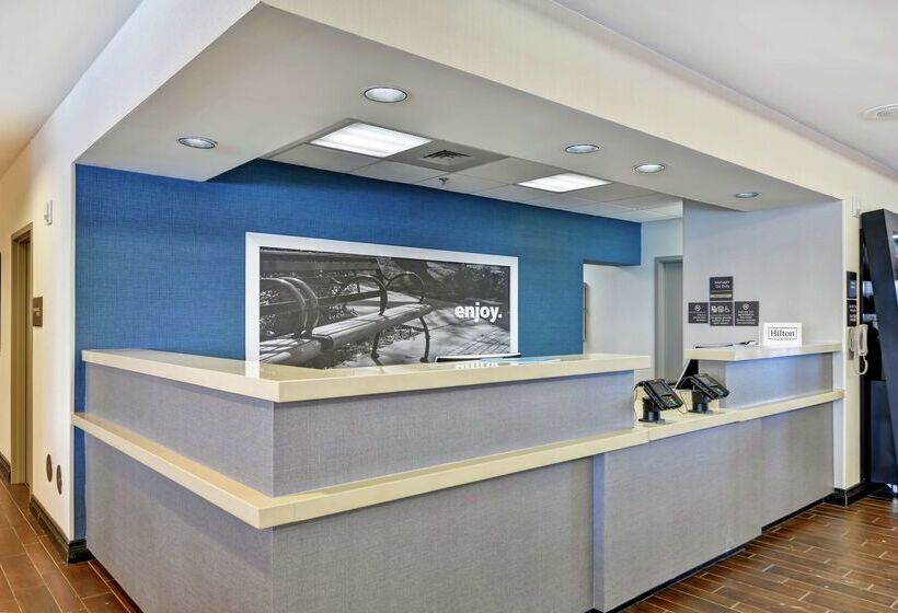 בית מלון כפרי Hampton Inn Scranton At Montage Mountain