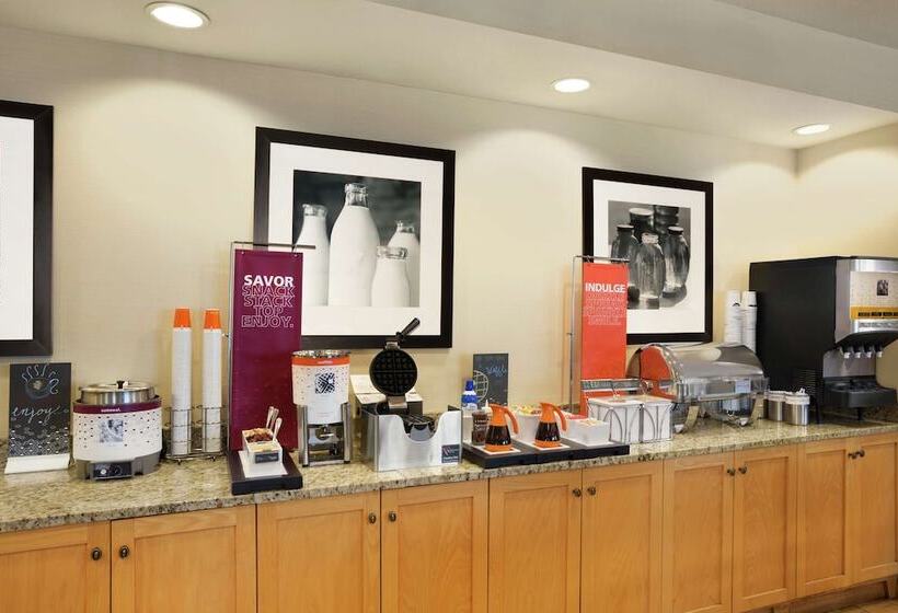 ホテル Hampton Inn Shawnee