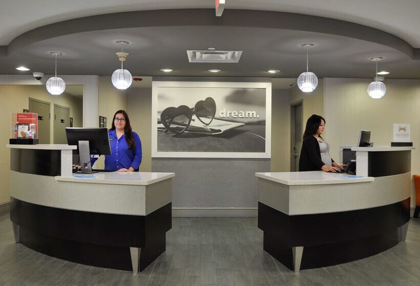 Отель Hampton Inn Stafford/quantico & Conference Center