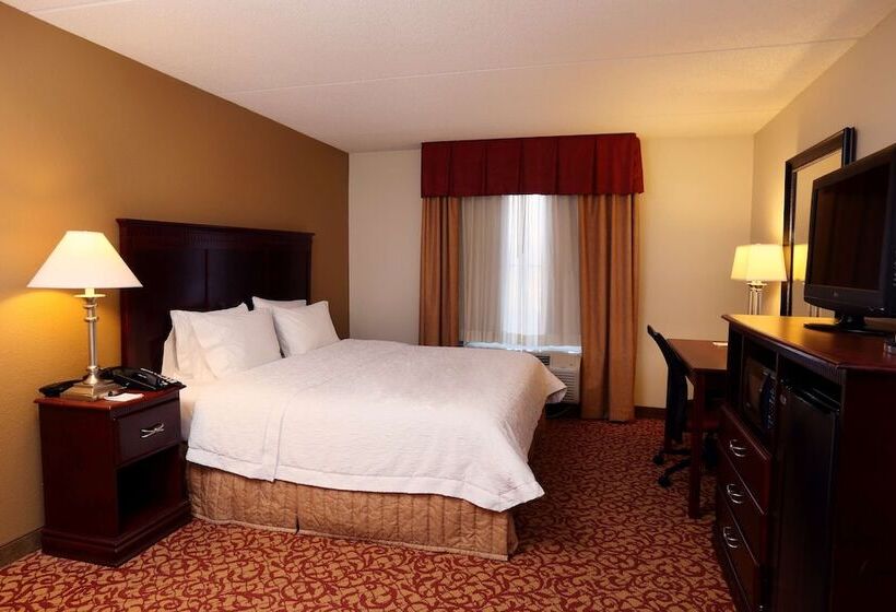 هتل Hampton Inn & Suites Charlottesvilleat The University