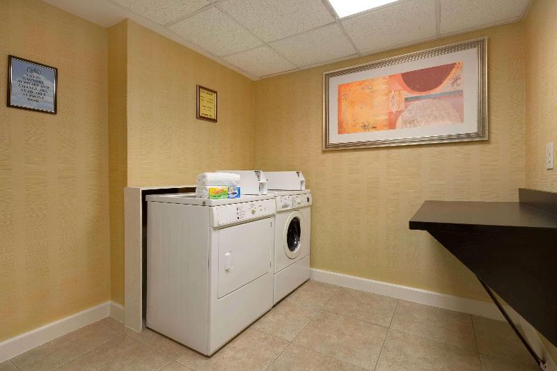 هتل Hampton Inn & Suites Ft. Lauderdale Arpt/south Cruise Port