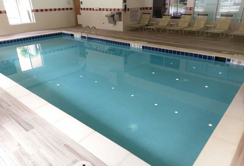 هتل Hampton Inn & Suites Williamsburgrichmond Rd