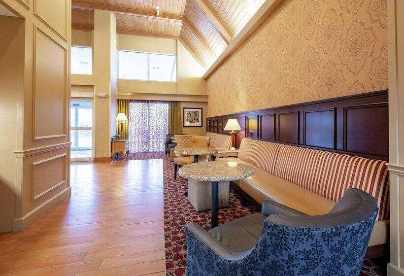 هتل Hampton Inn & Suites Williamsburgrichmond Rd