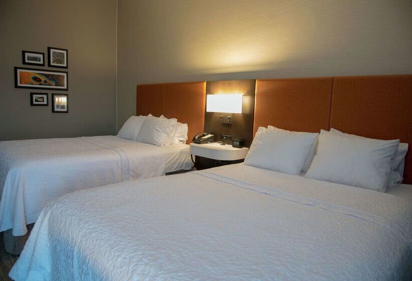 Отель Hampton Inn Summersville