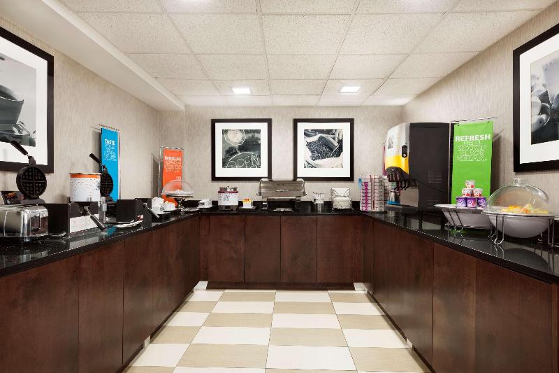 Отель Hampton Inn Waycross