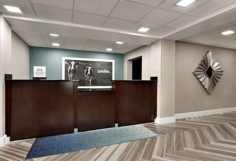 Отель Hampton Inn Waycross